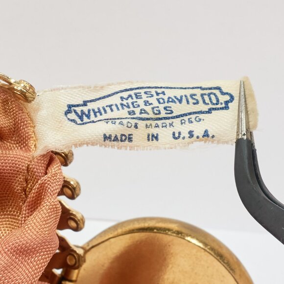 Whiting & Davis Mesh Purse / Vintage Gold Tone Metal Evening Bag / Made in USA - Picture 10 of 12